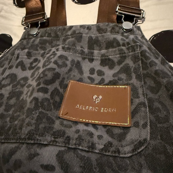 Aelfric Eden Gray Leopard Print Wide Leg Jumpsuit - Picture 4 of 5